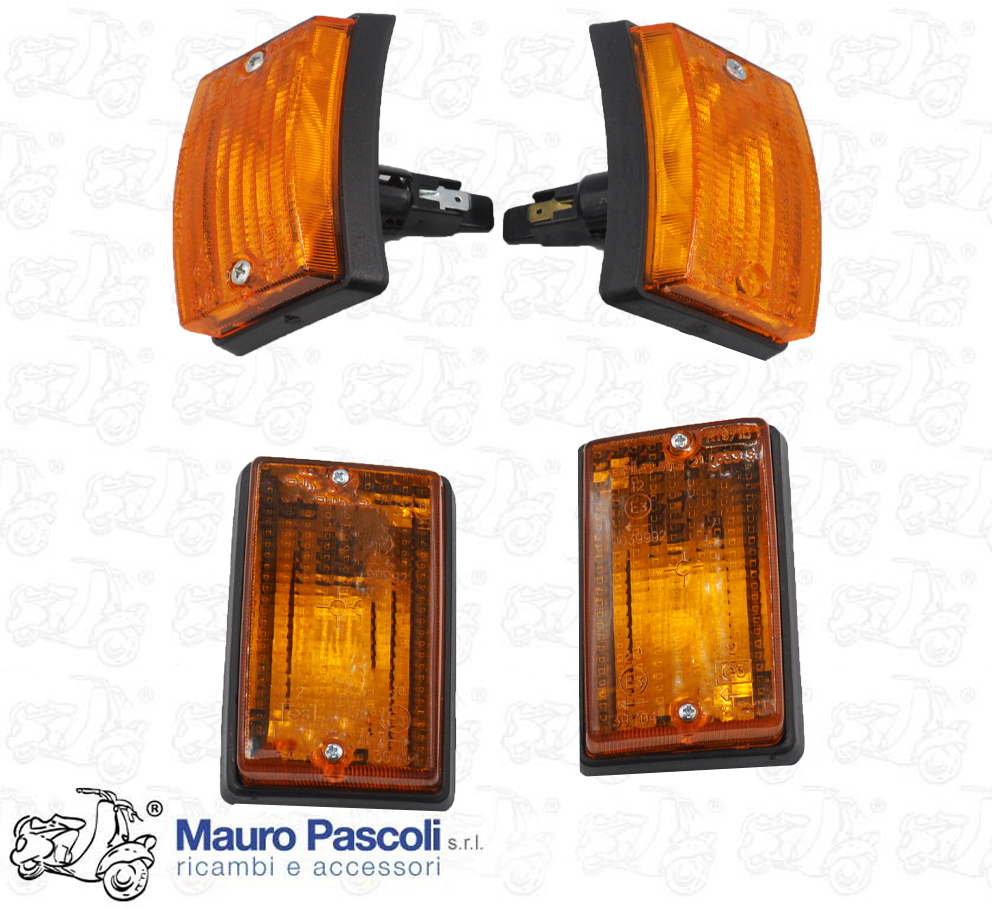 Kit 4 frecce,n 2 anteriori e n 2 posteriori, marca triom,vespa pk 50 - 80 - 125.