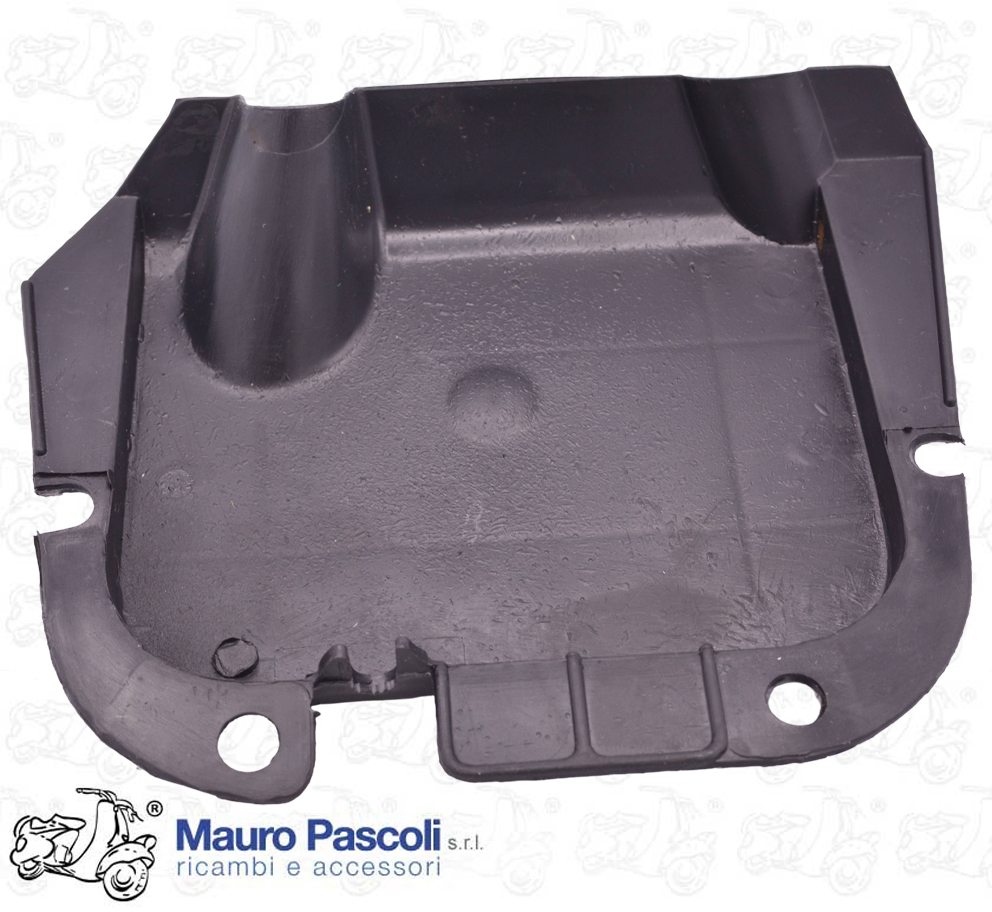 Coperchio chiusura telaio sotto serbatoio,vespa  80 - 125 - 150 - 200.