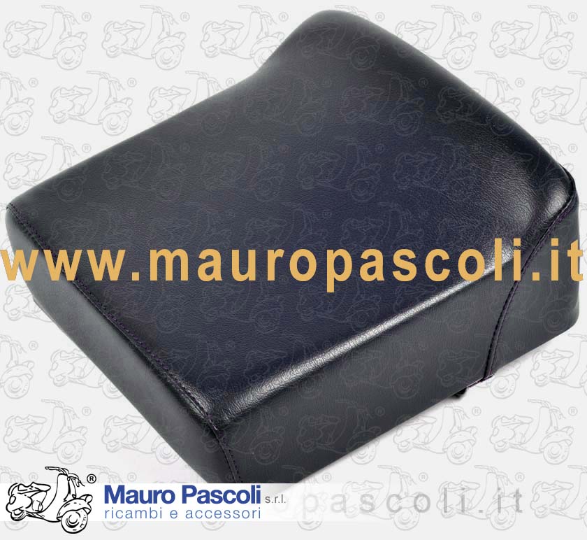 Rear cushion seat