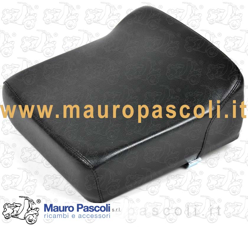 Rear cushion seat
