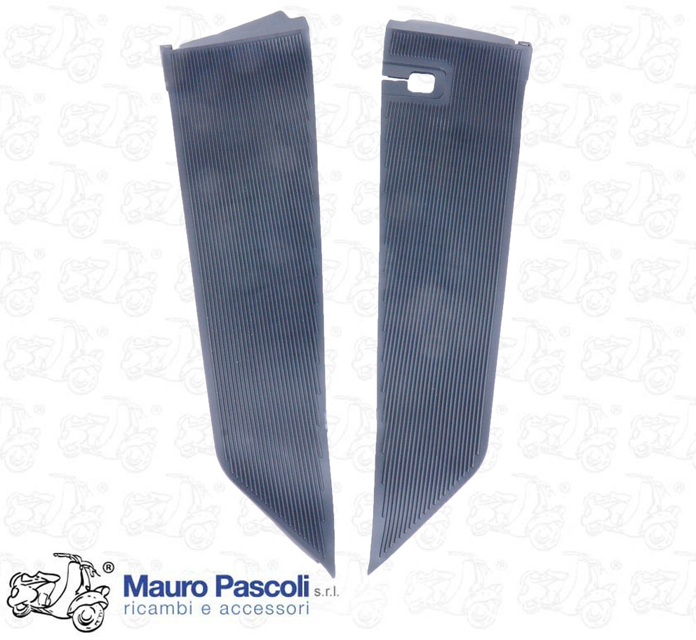 Kit tappetini pedana lato dx e sx,vespa : v5x3t>5t - v5p1t - va52t - vmx6t.